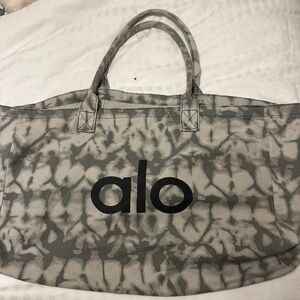 ALO Yoga Black and Gray Tie-Dye Tote Bag